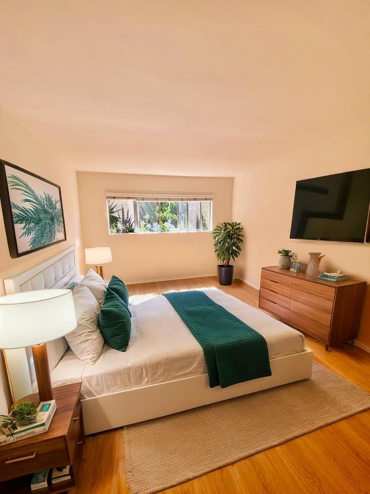 824 11th Street - Photo 3 of 6