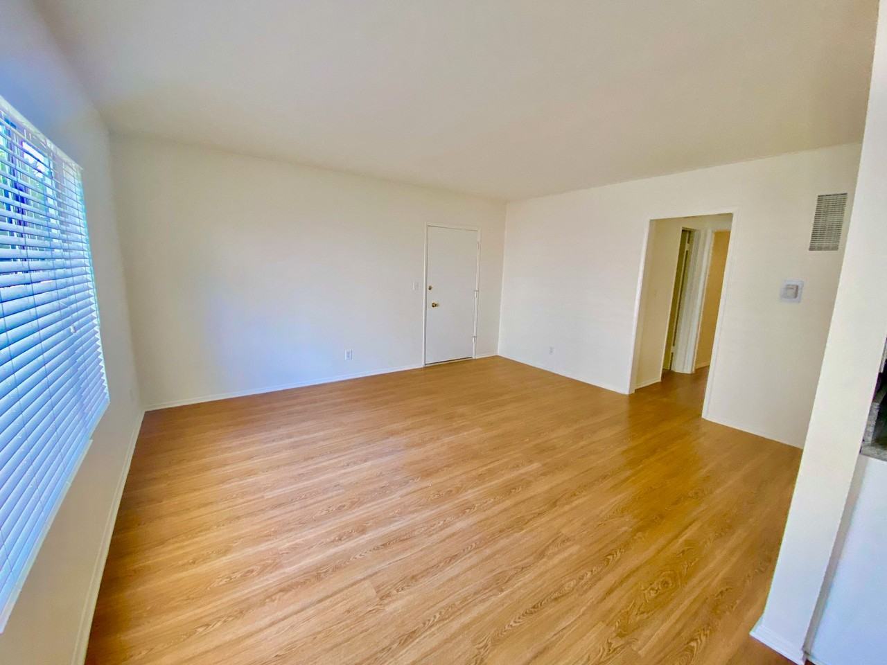 824 11th Street - Photo 5 of 6