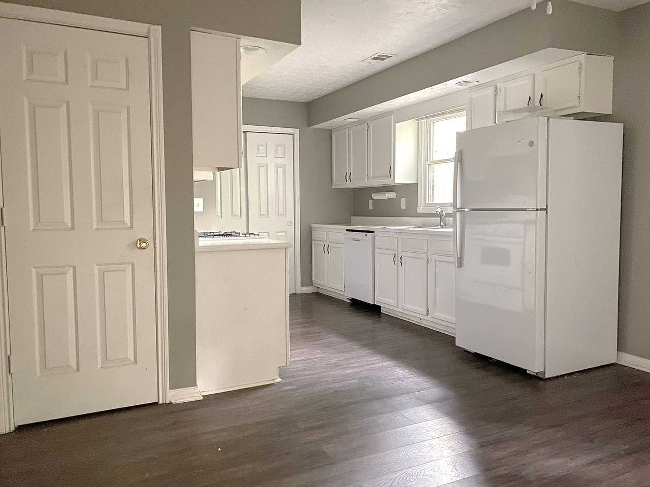 1814 Kraig Dr - Photo 3 of 7