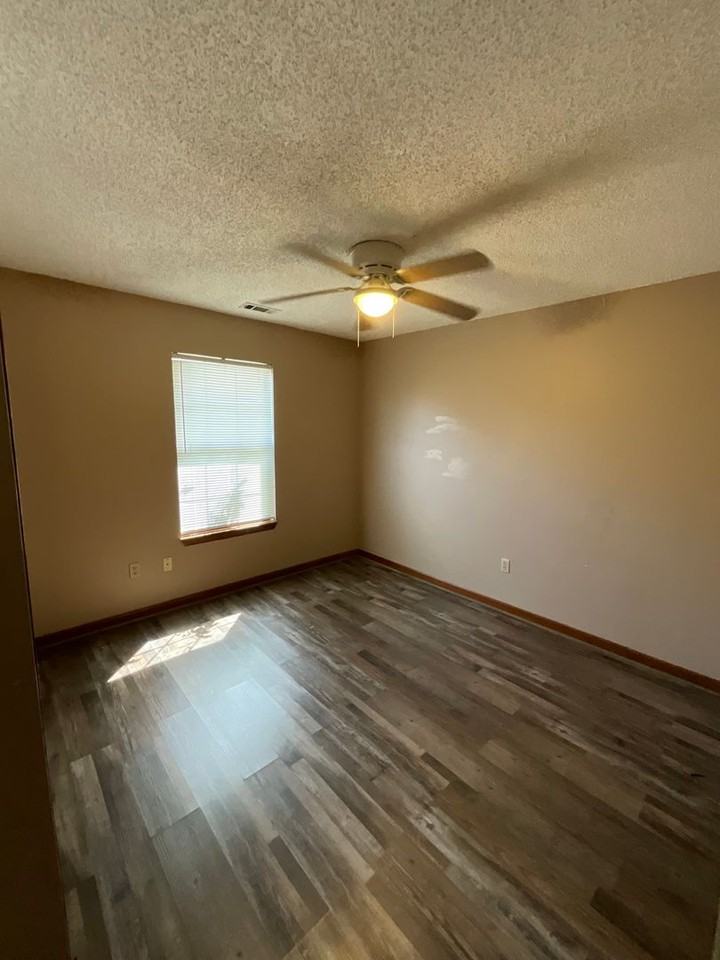 2973 Kynes St Apt A - Photo 5 of 9