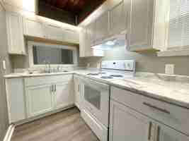 featured image of 429 N East St