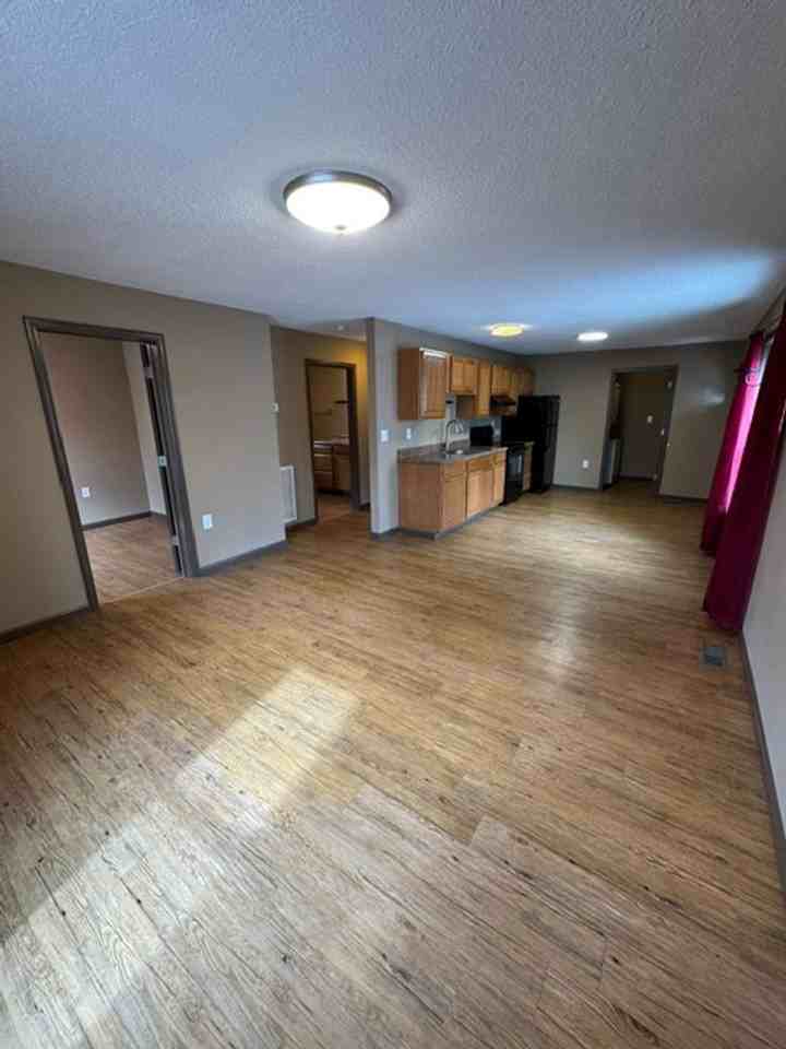 677 E Lincoln Rd - Photo 2 of 10