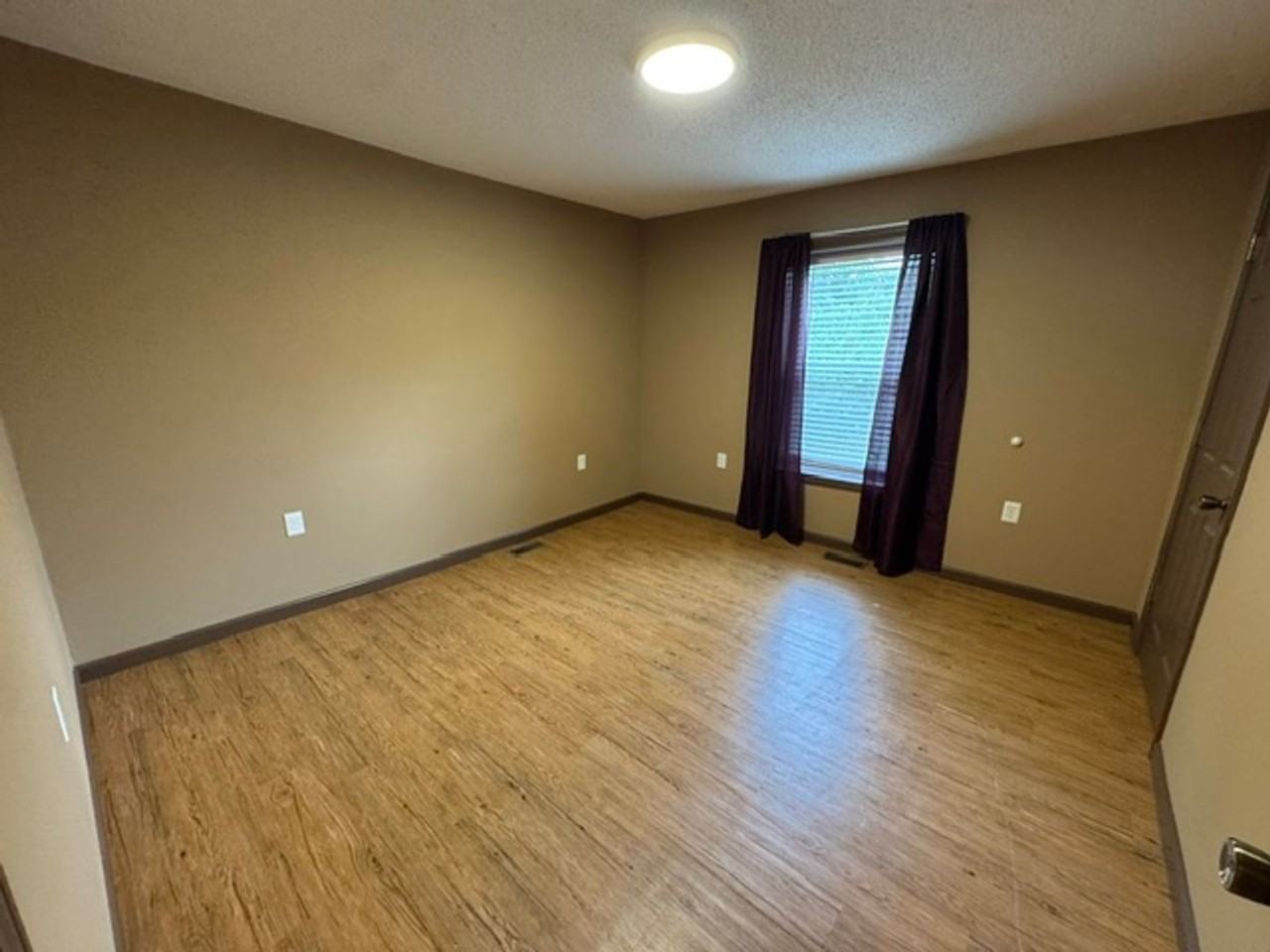 677 E Lincoln Rd - Photo 7 of 10