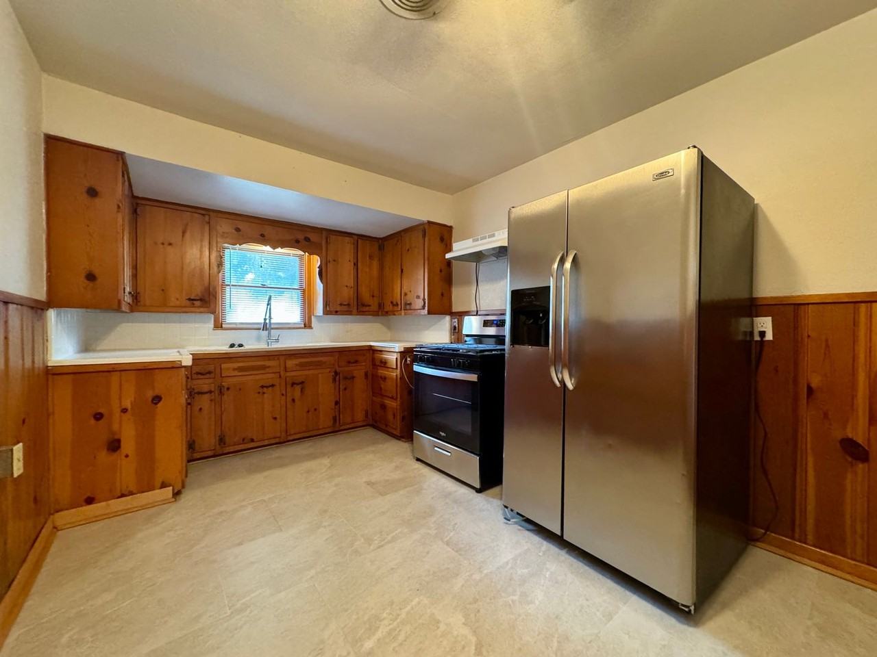 2506 S 26th St - Photo 3 of 13