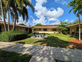 530 N 20 Ave - Photo 1 of 1