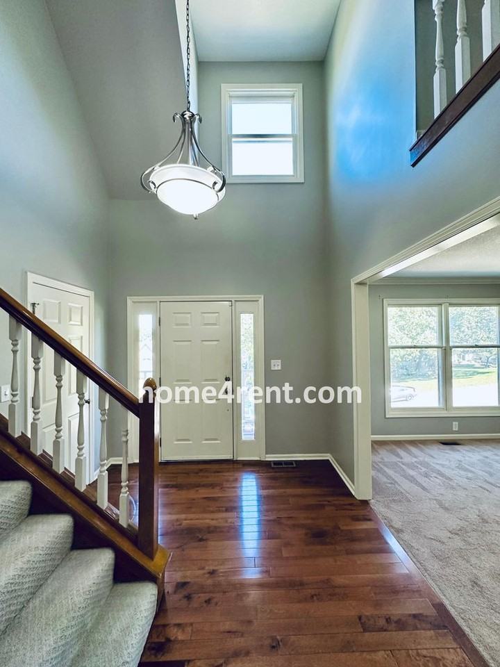 113 Nw Hackberry St - Photo 3 of 50