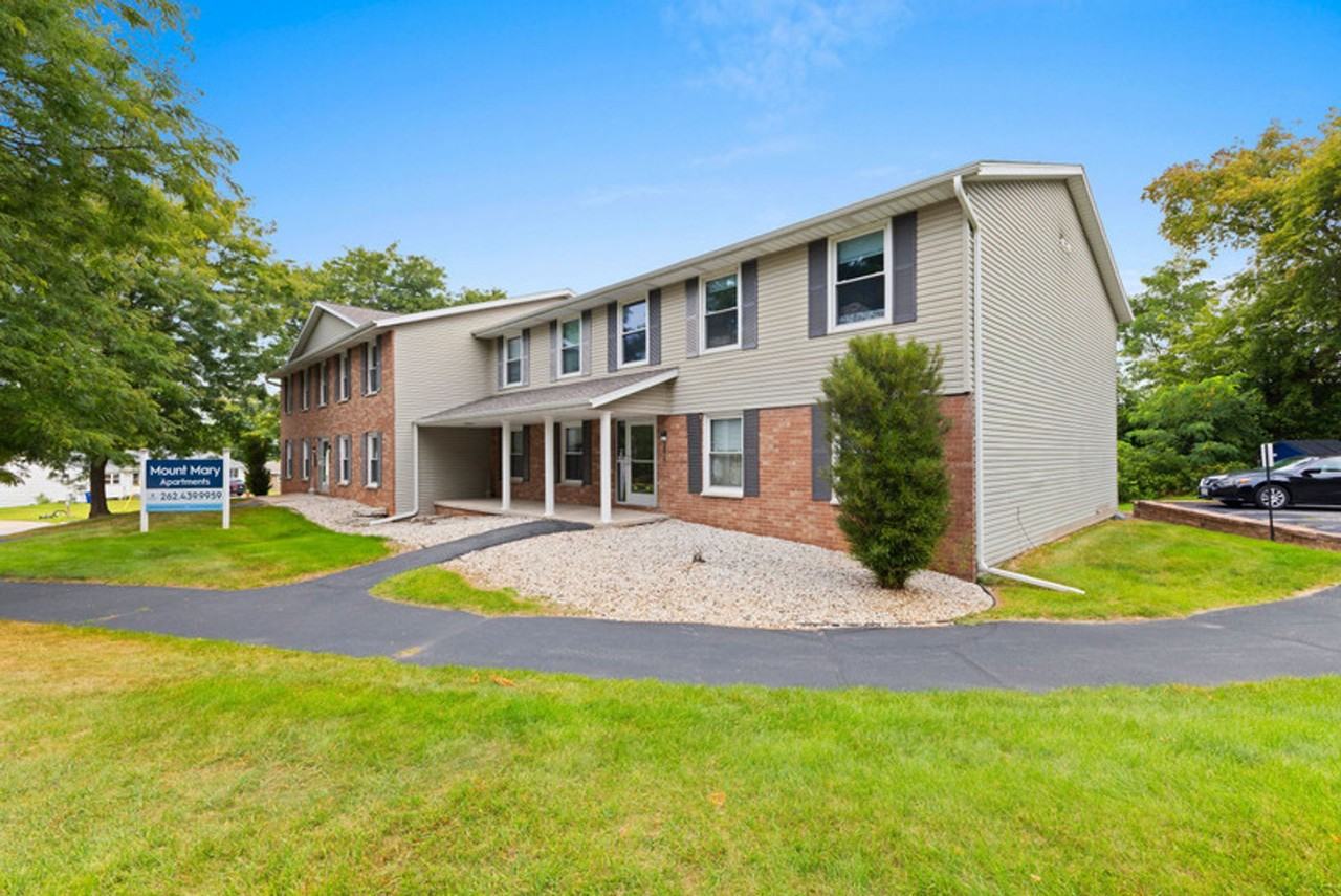 2820 Mount Mary Circle - Photo 4 of 30