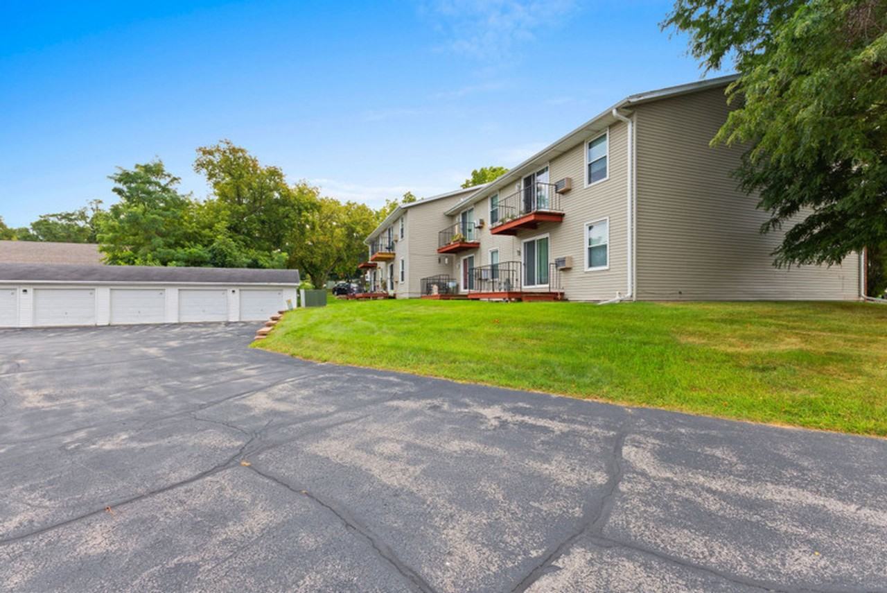 2820 Mount Mary Circle - Photo 7 of 30