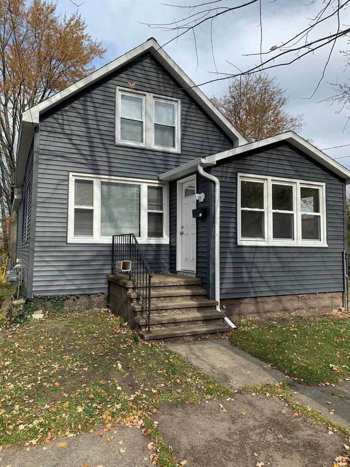 372 Orchard Ave - Photo 2 of 15