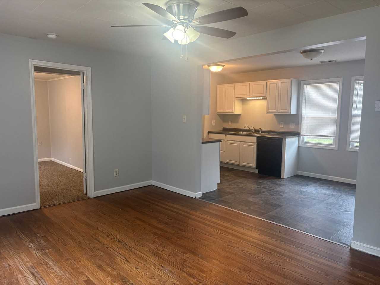 4416 S Cherry St - Photo 2 of 9