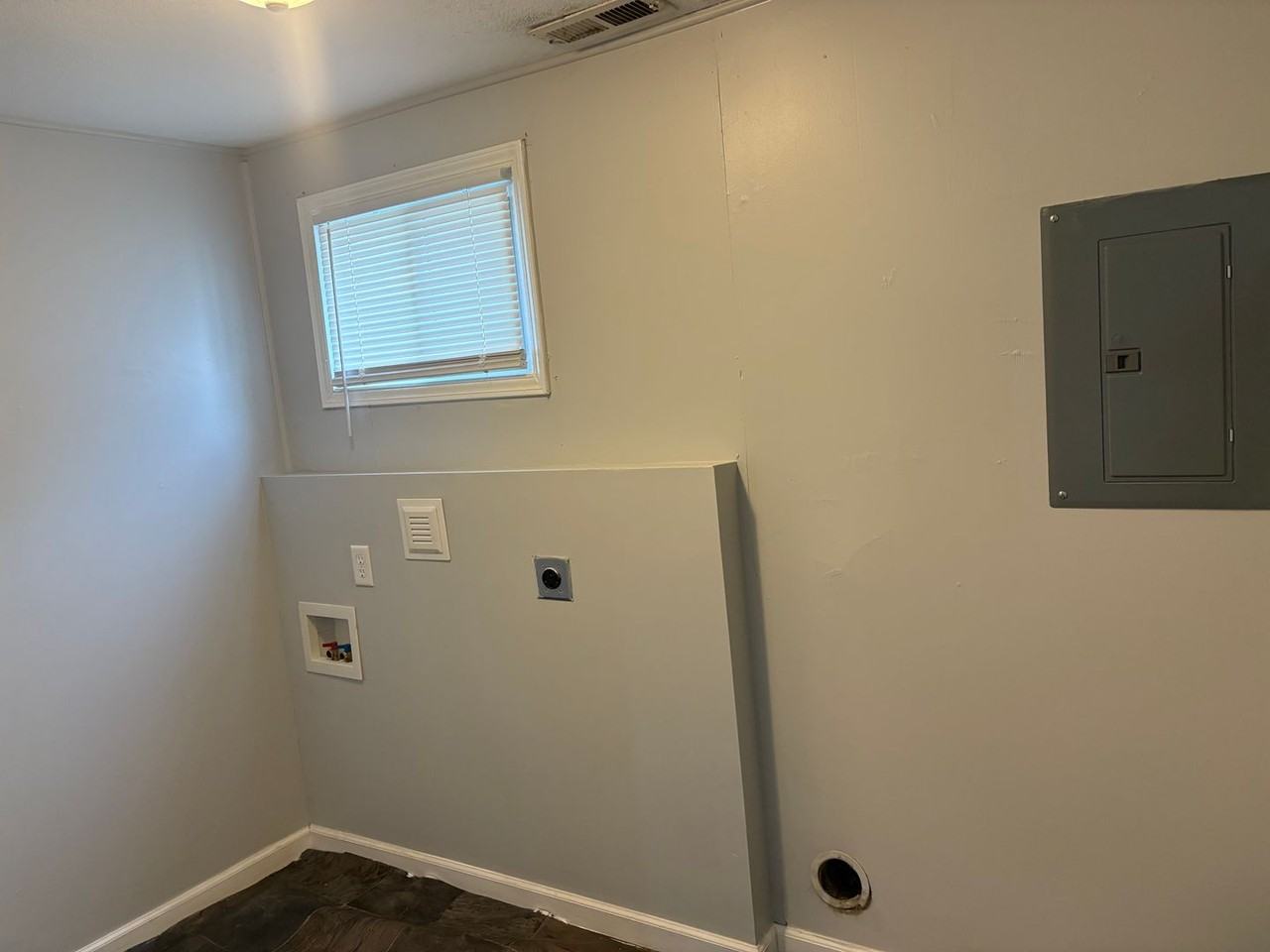 4416 S Cherry St - Photo 5 of 9