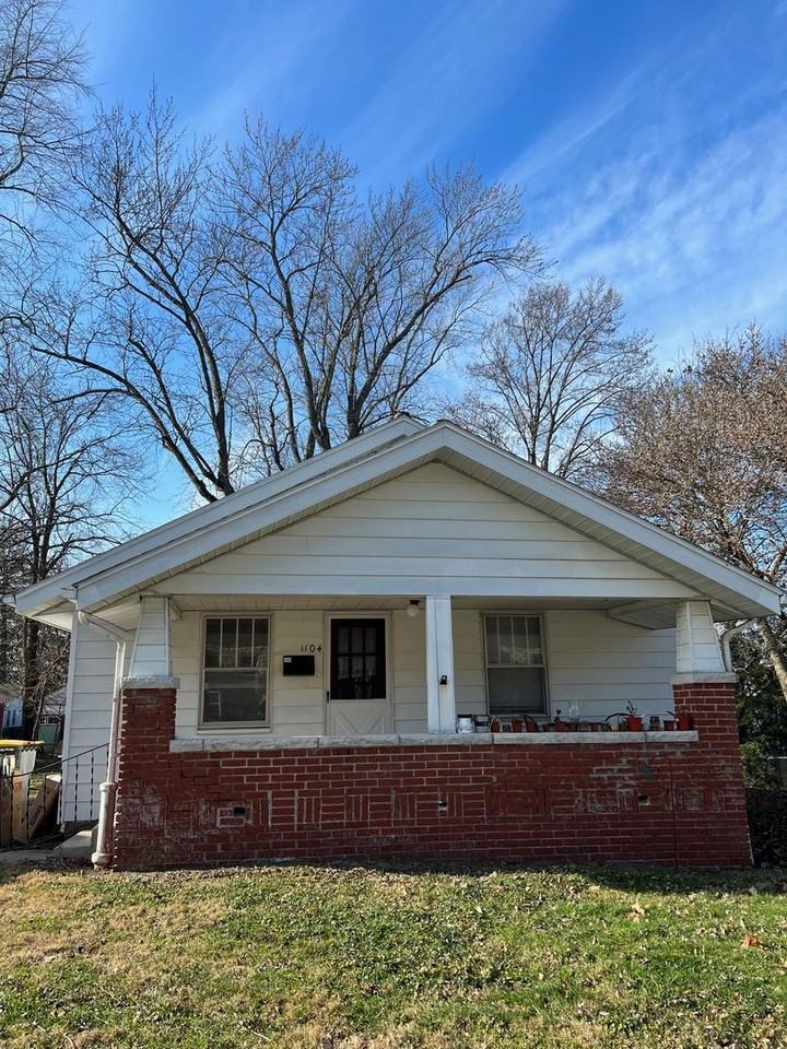 1104 South Lincoln Street