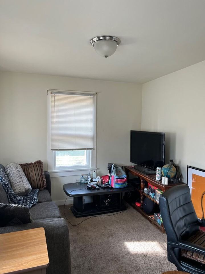 1104 S Lincoln St - Photo 7 of 13