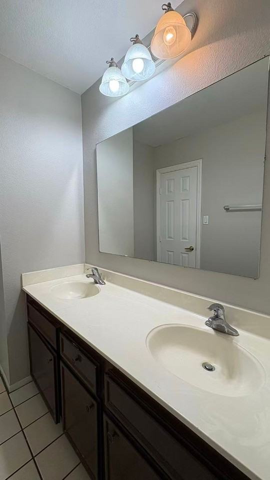 7717 Partridge Ave - Photo 6 of 17