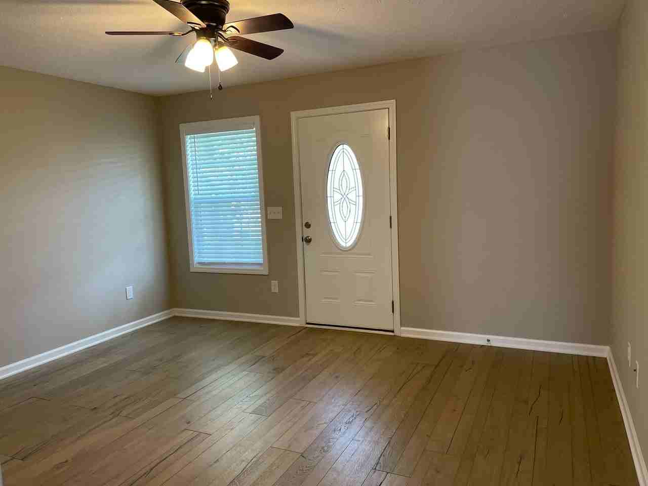 607 Montgomery St - Photo 3 of 21