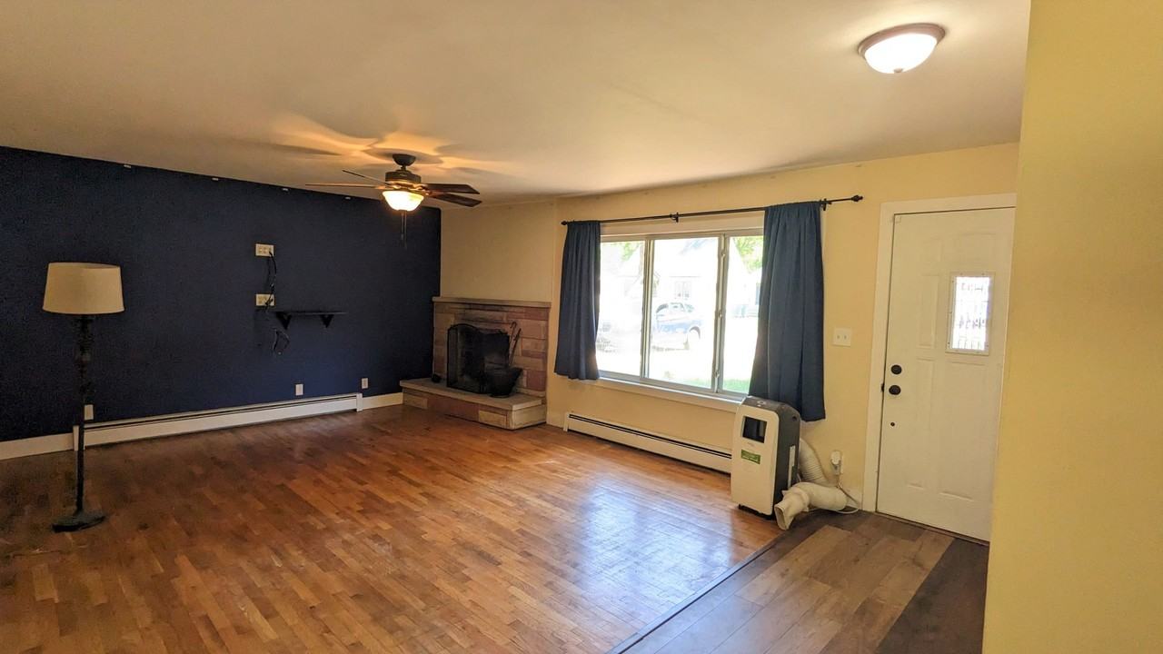 3555 Chippewa Dr - Photo 2 of 14