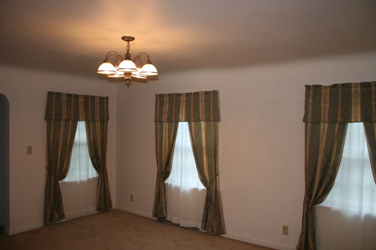 2726 W Garland Ave - Photo 2 of 5