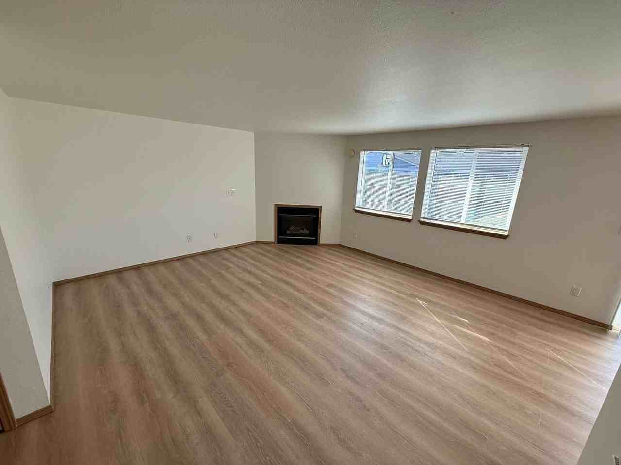 2204 168th St E - Photo 7 of 23