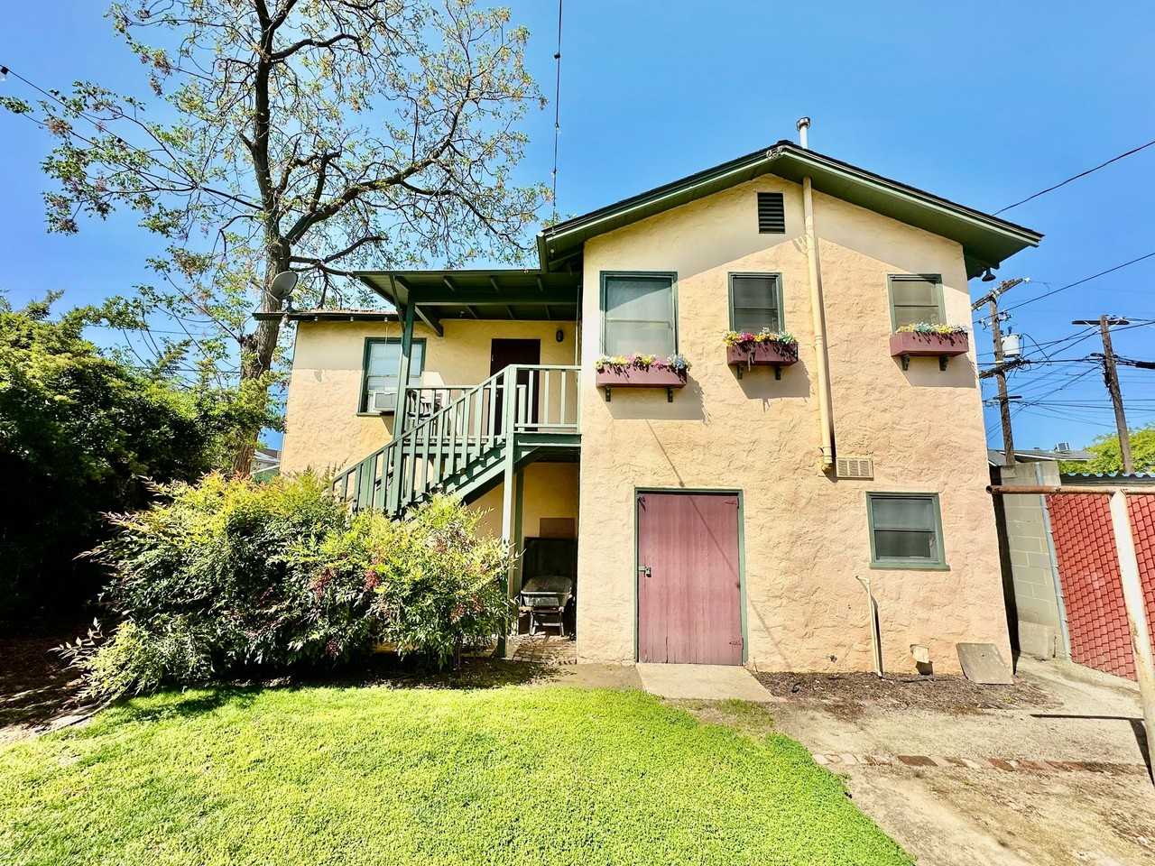 387 N Glenn Ave - Photo 2 of 3