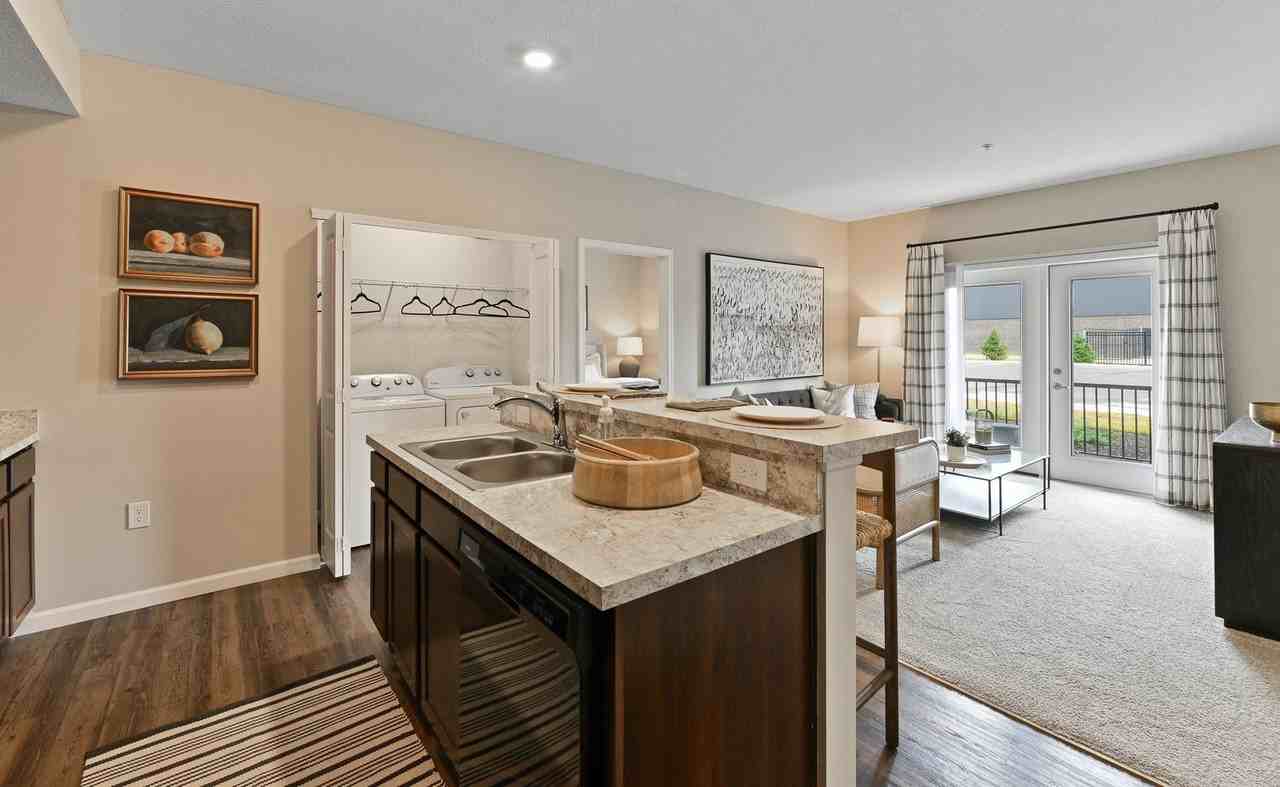 Valencia on Avery - Photo 2 of 25