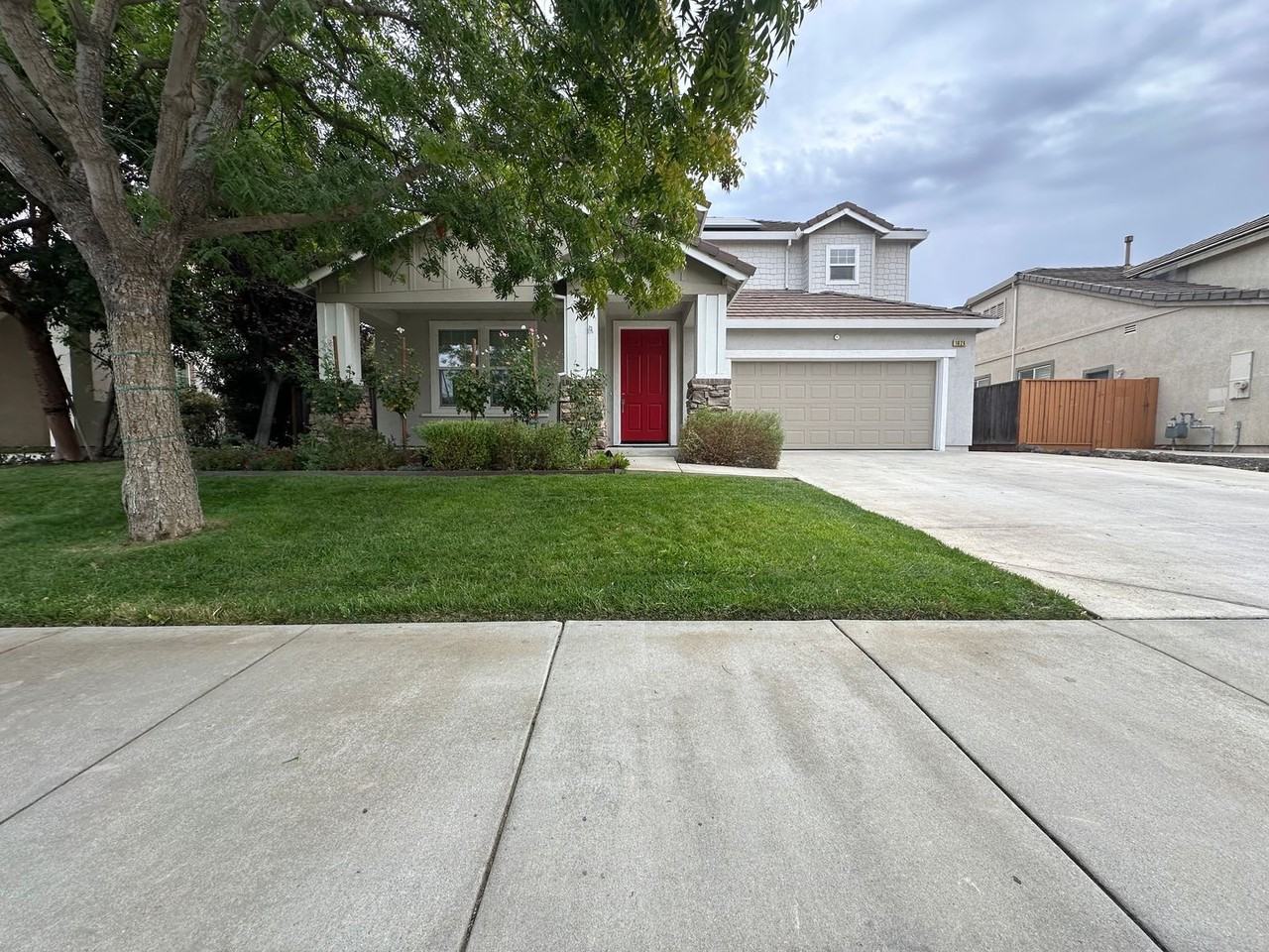 1624 Ray Wise Ln - Photo 2 of 28