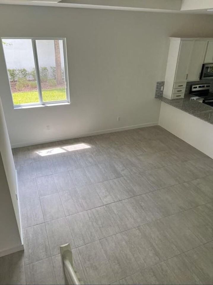 1510 Pioneer Way - Photo 3 of 10