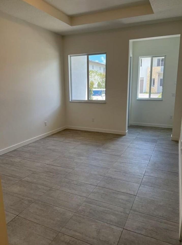 1510 Pioneer Way - Photo 6 of 10