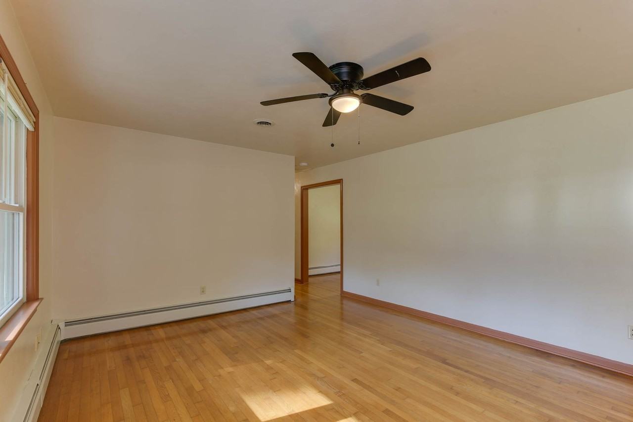 1413 Calthrop Neck Rd - Photo 5 of 29