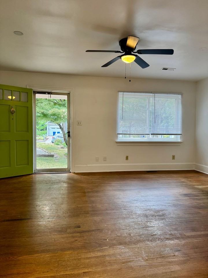 1204 Duplin Rd - Photo 4 of 19