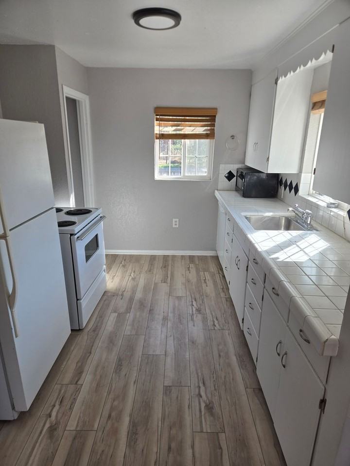 526 North 6th Avenue - Photo 3 of 20