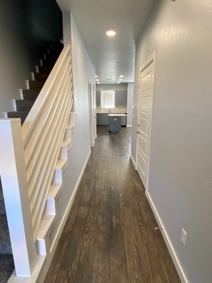 766 Sw 14th St - Photo 2 of 9