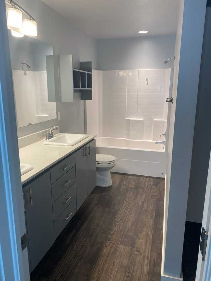 766 Sw 14th St - Photo 7 of 9