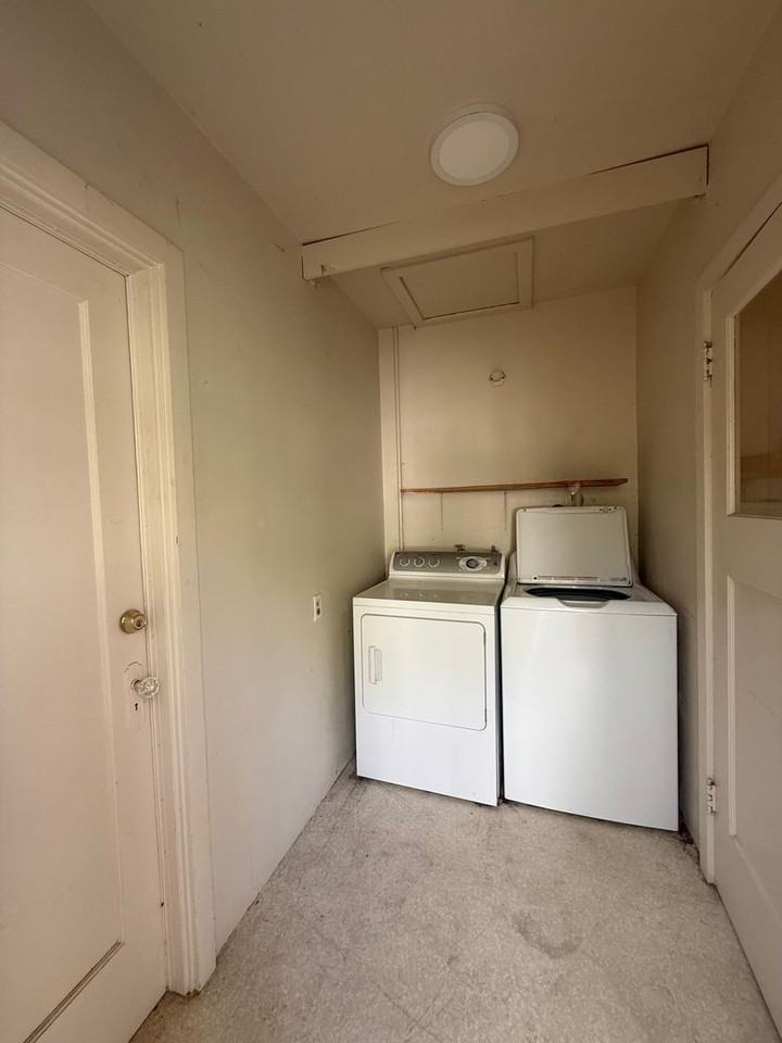 324 University Ave - Photo 4 of 12