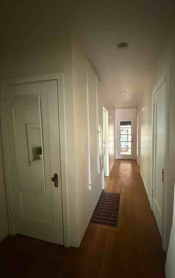 324 University Ave - Photo 5 of 12