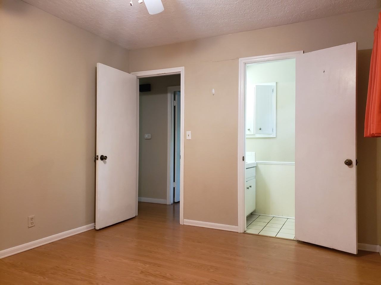 1325 East Brooks Street - Photo 6 of 11