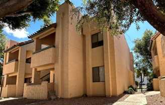 2820 W Laurel Ln - Photo 1 of 1