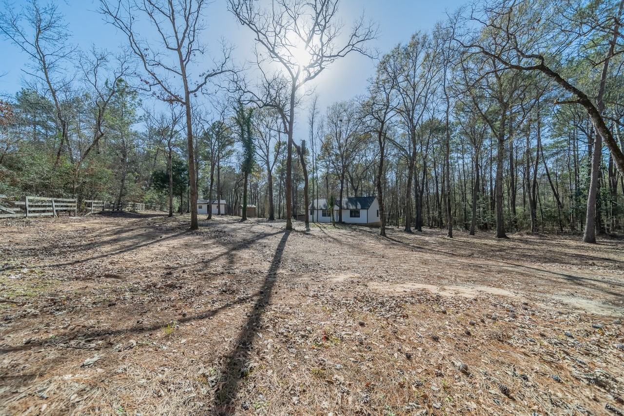 12028 Cedar Lane - Photo 2 of 32