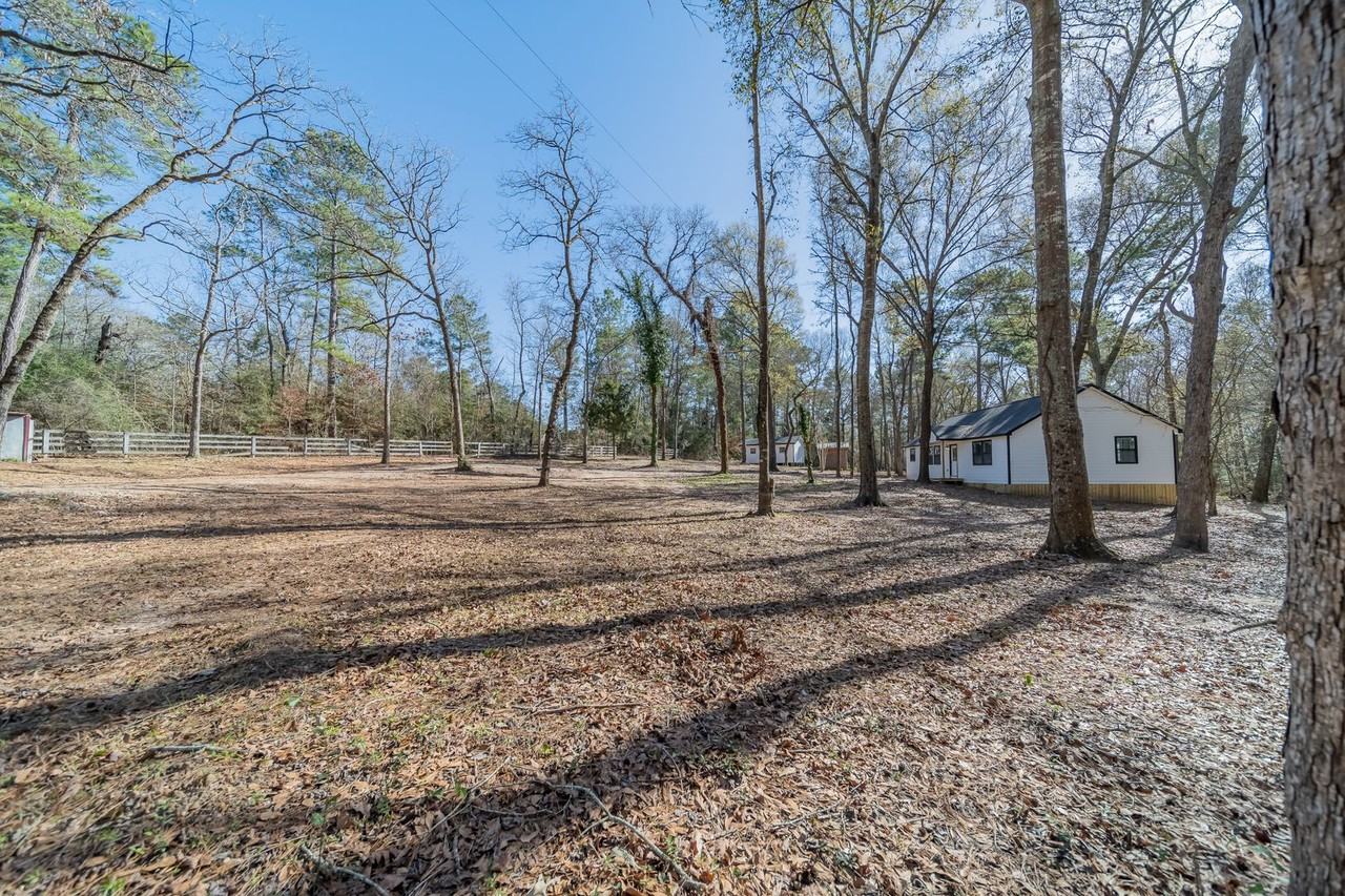 12028 Cedar Lane - Photo 3 of 32