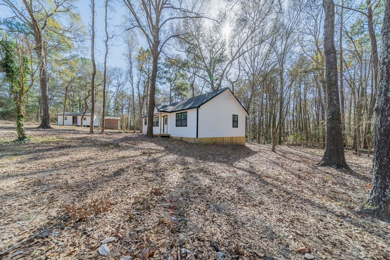 12028 Cedar Lane - Photo 4 of 32