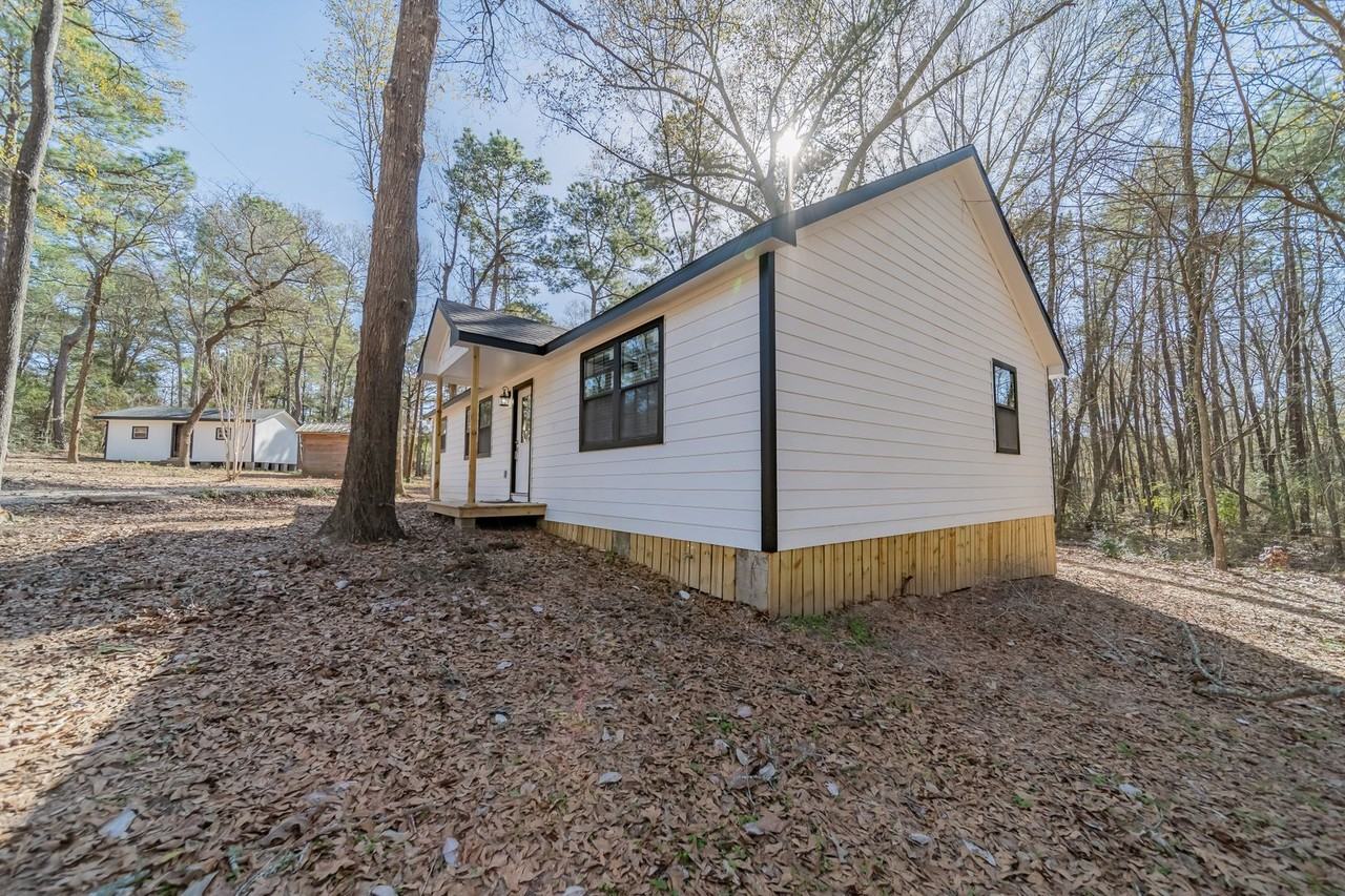 12028 Cedar Lane - Photo 5 of 32