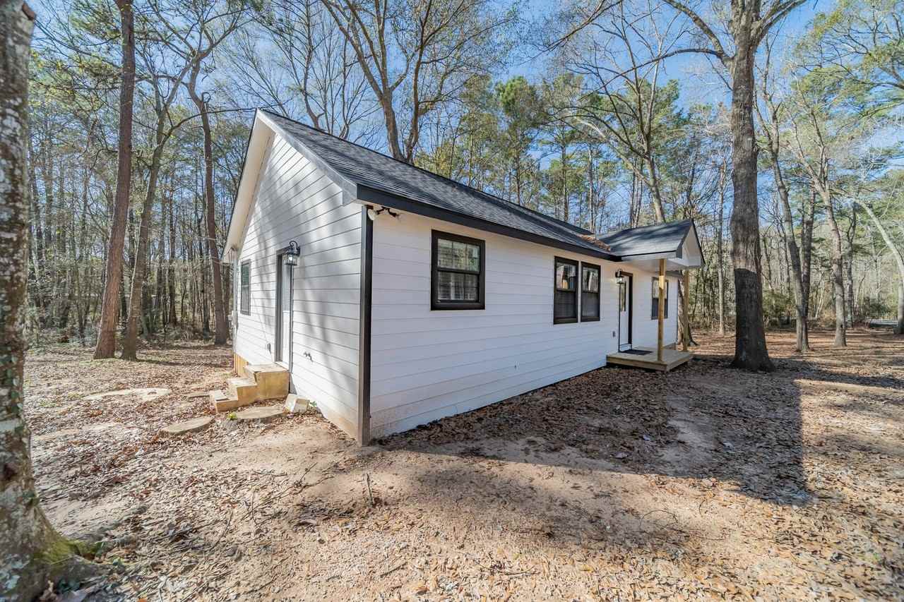 12028 Cedar Lane - Photo 7 of 32