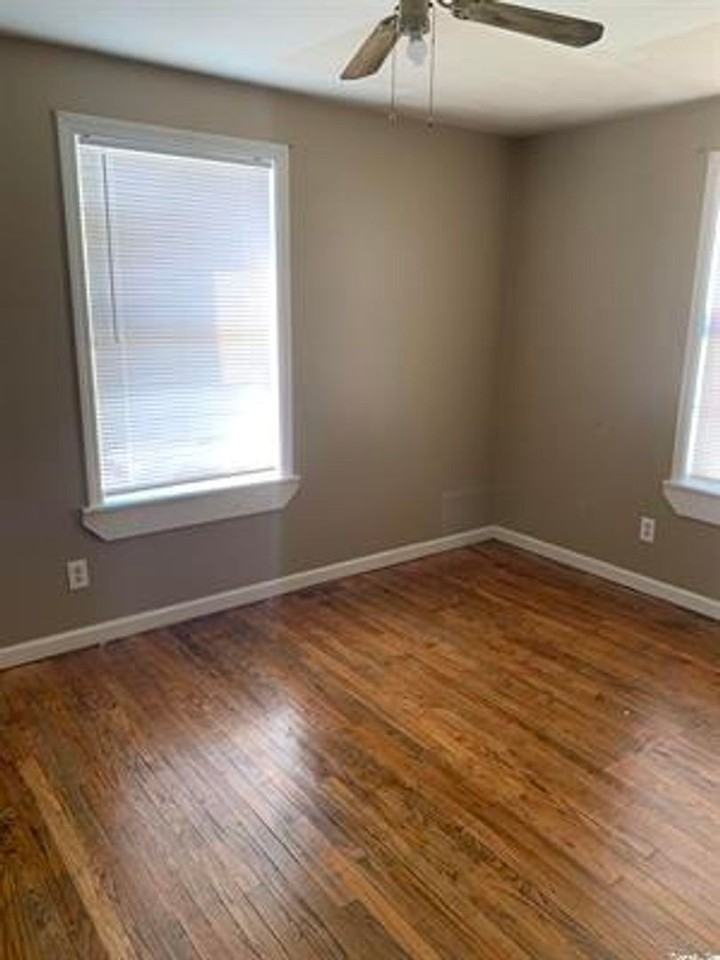 214 Curtis Sykes Dr - Photo 3 of 5