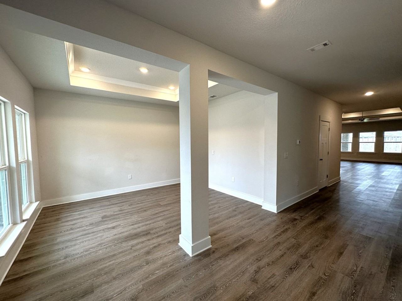 1105 Shoal River Dr - Photo 2 of 27