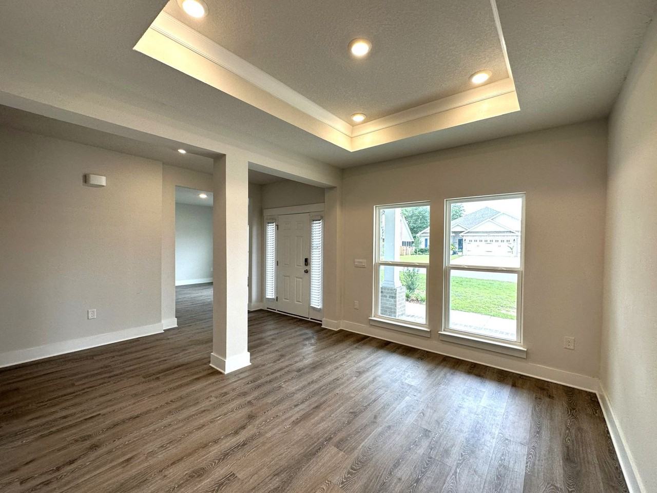 1105 Shoal River Dr - Photo 3 of 27
