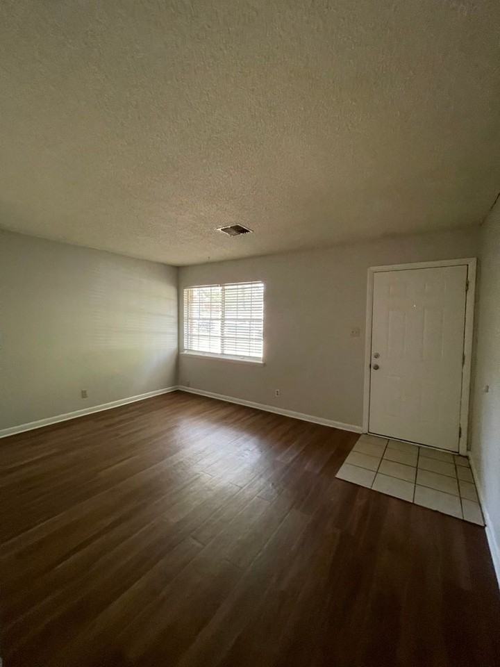 412 Fieldbrook Drive - Photo 2 of 15