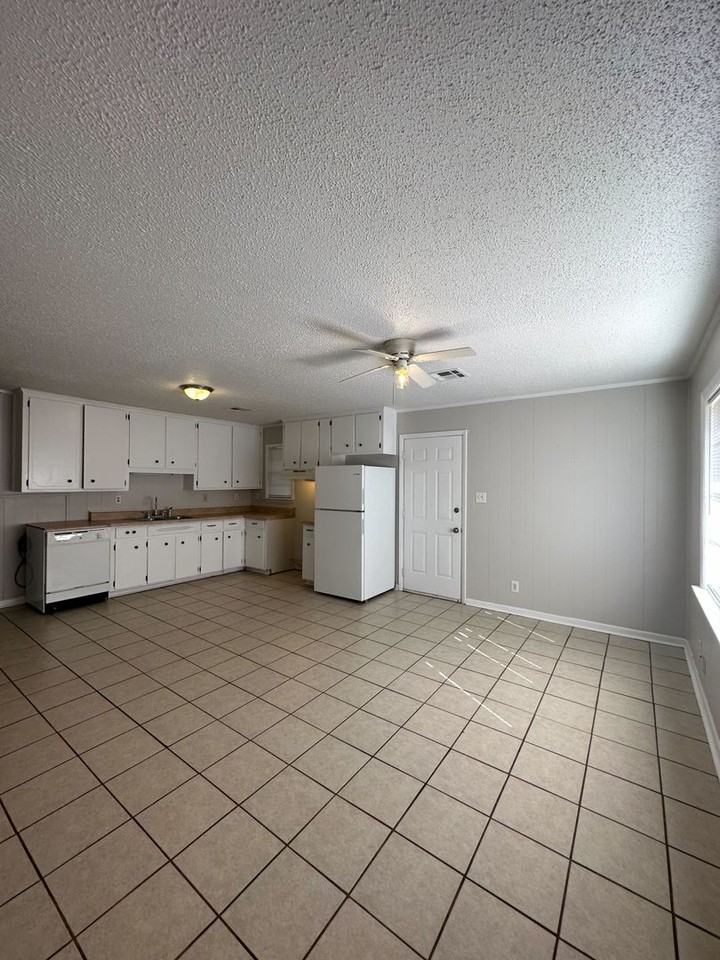 412 Fieldbrook Drive - Photo 4 of 15