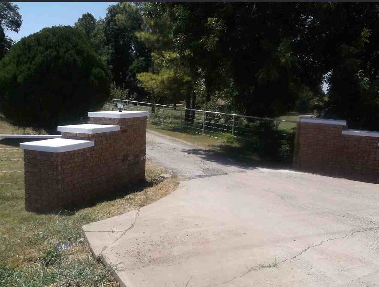 5401 Se Bishop Rd - Photo 2 of 10
