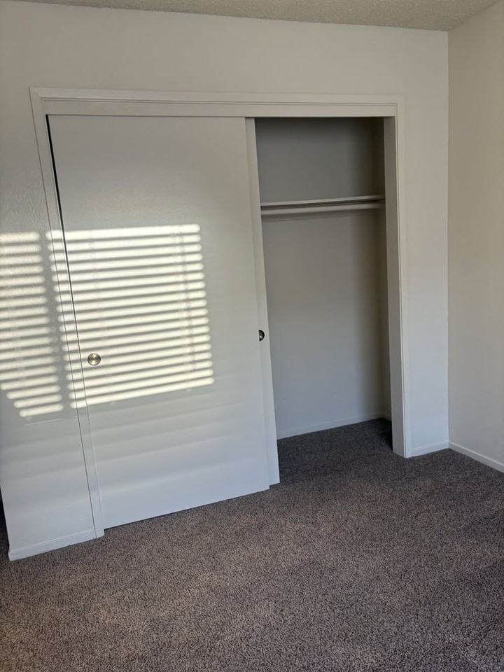 479 W. CAROB - Photo 2 of 4