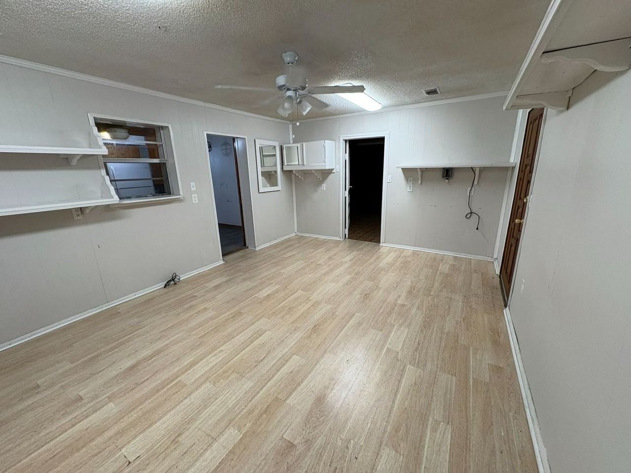 1108 E 58th St - Photo 3 of 8