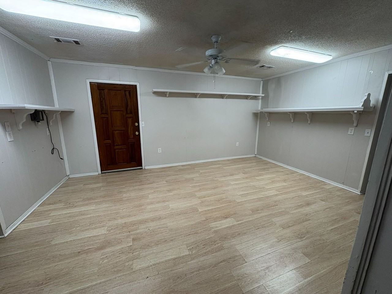 1108 E 58th St - Photo 4 of 8